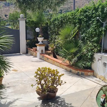 Le Terre Di Sicilia Oda ve Kahvaltı 3*